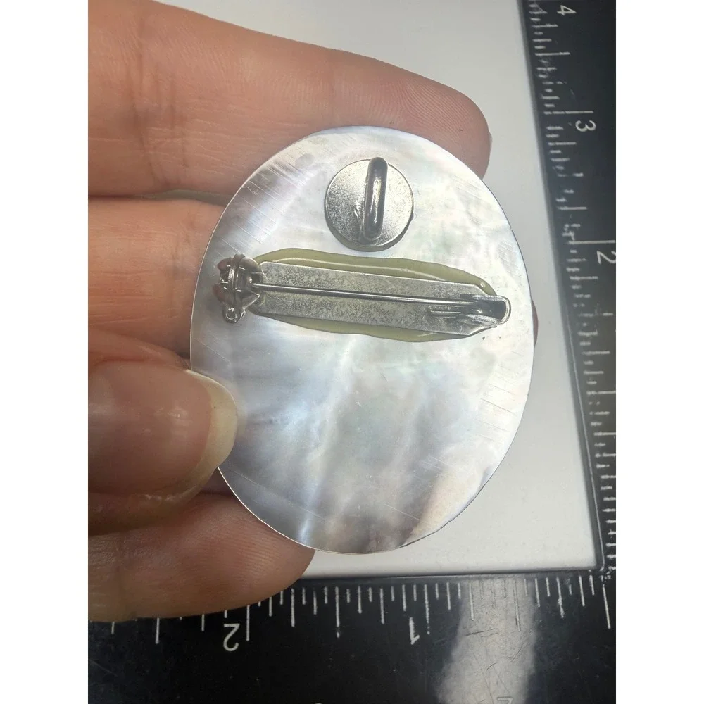 Carved‎ Black Lip Mother of Pearl Shell Cameo Brooch Pendant Woman in Hat 2in